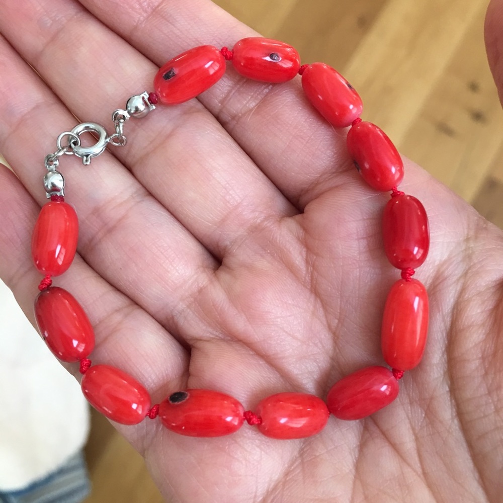 Vintage red coral bead bracelet silver tone clasp